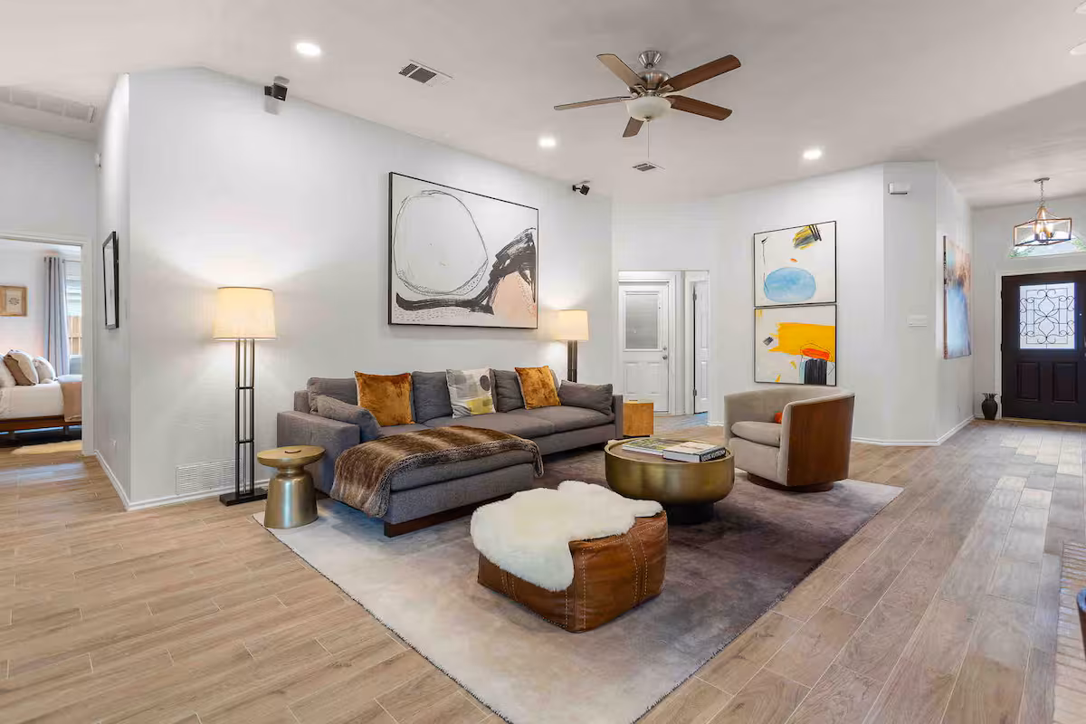 Modern furnished living room in Cedar Park, Texas — comfortable space for extended monthly stays and relocations.