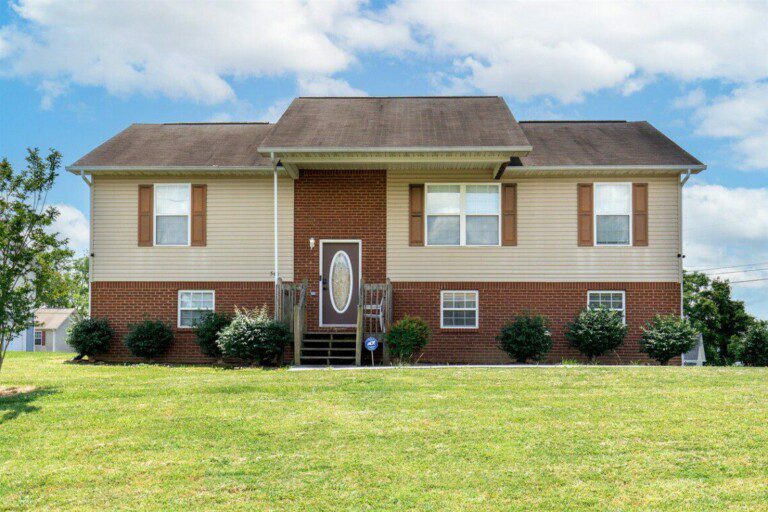 Front view of a charming family-friendly rental home in Dandridge, TN