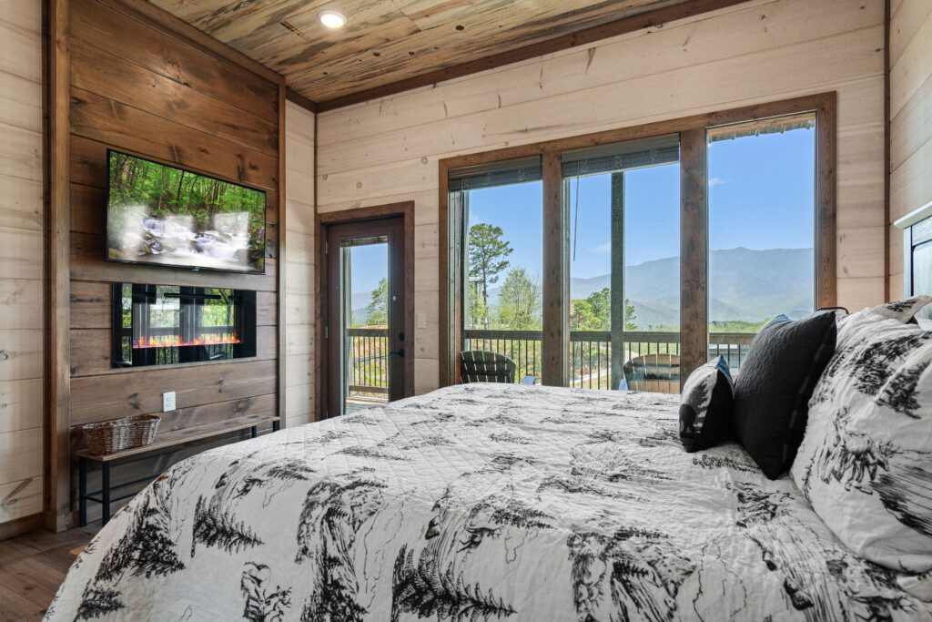 rooftop retreat gatlinburg bedroom fireplace access
