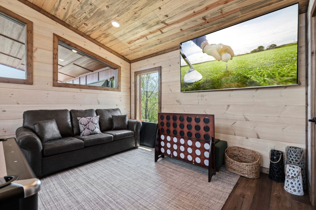 rooftop retreat gatlinburg game room lounge