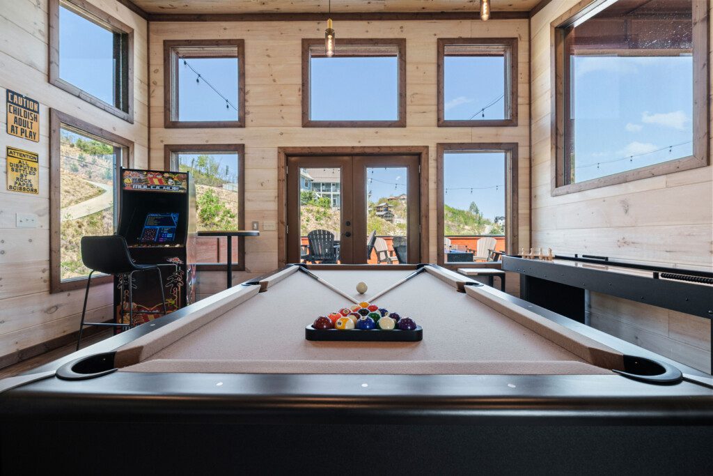 rooftop retreat gatlinburg pool arcade